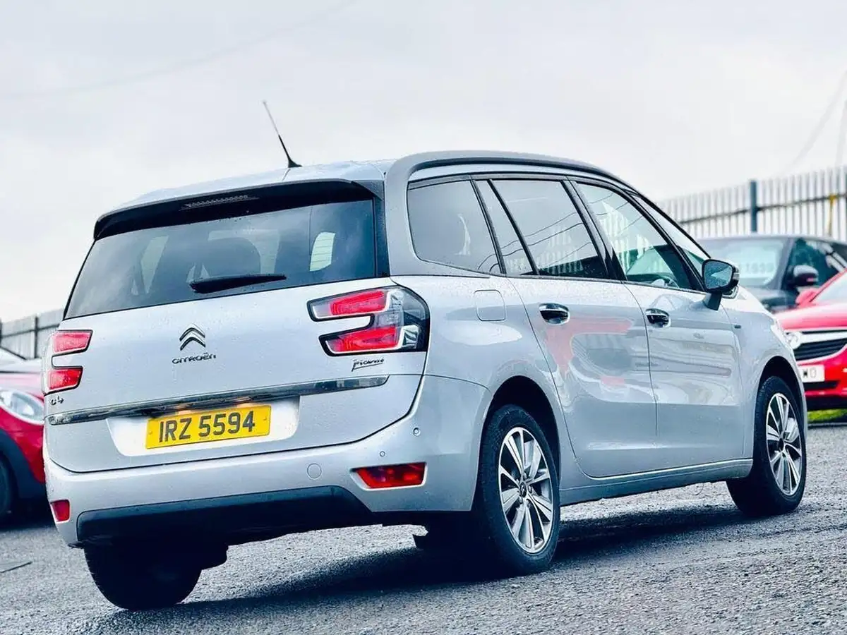 2014-citroen-grand-c4-picasso-16e-hdi-exclusive-big-10