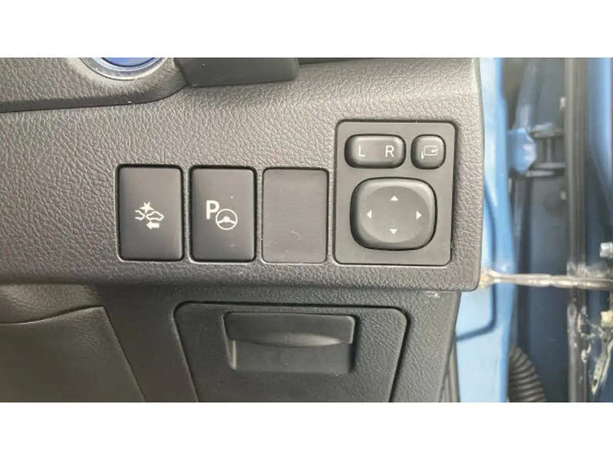 2018-toyota-auris-18-vvt-i-hsd-excel-hatchback-big-21