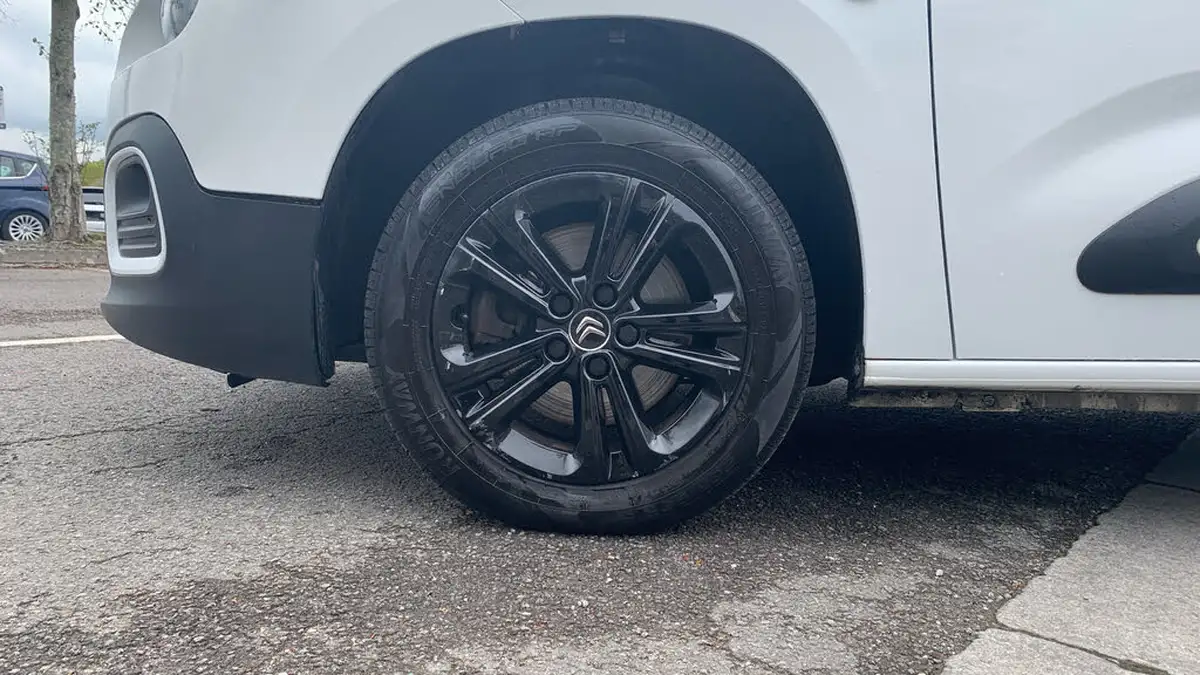 2019-citroen-berlingo-15bluehdi-flair-xl-size-130ps-eat8-big-16