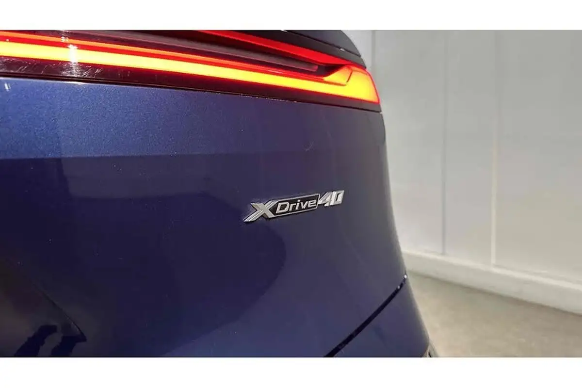 2022-bmw-ix-e-xdrive-40-m-sport-big-15
