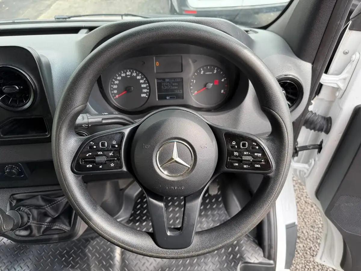 2020-mercedes-benz-sprinter-20cdi-315-l1h1-progressive-big-16