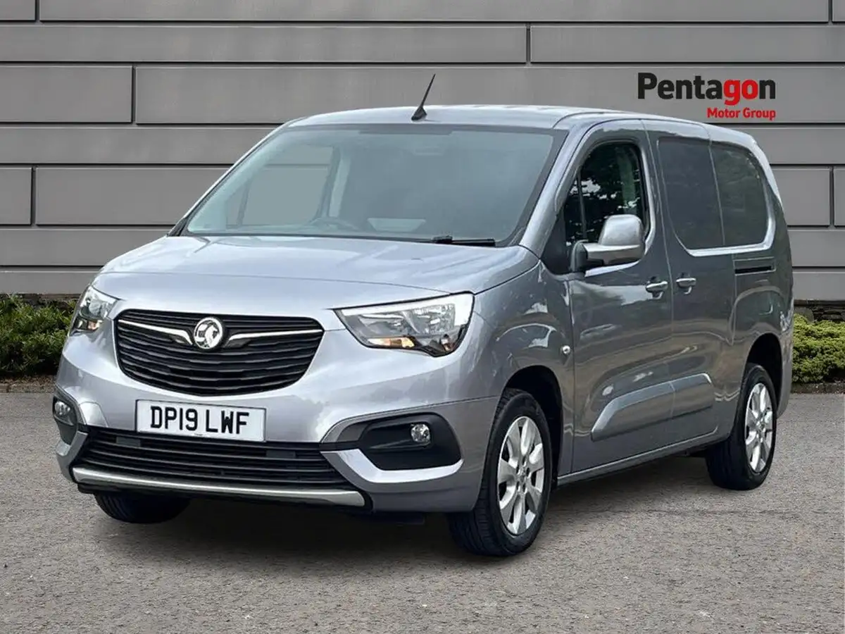 2019-vauxhall-combo-16cdti-le-nav-2300-l2h1-big-2