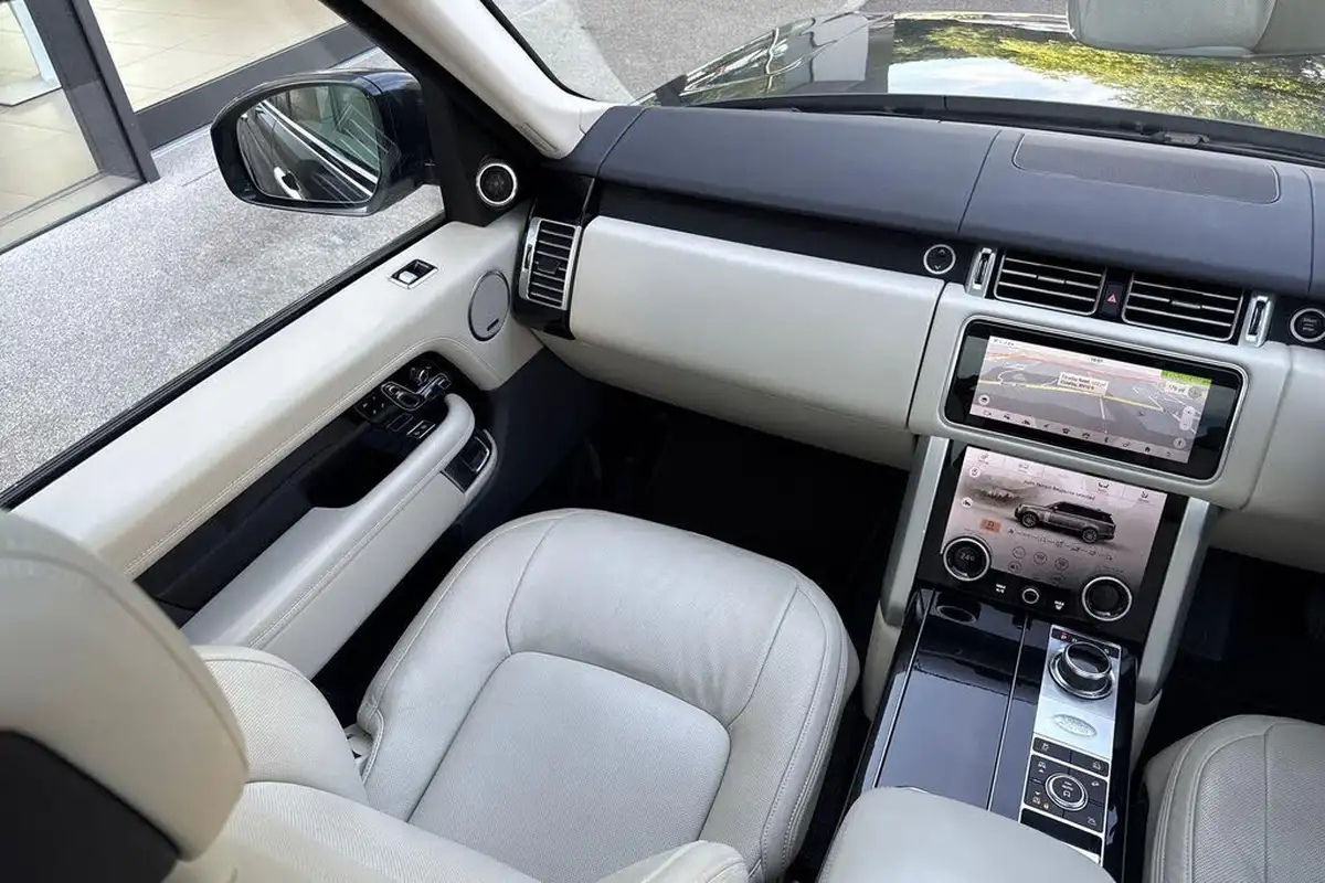 2021-land-rover-range-rover-30-p400-vogue-se-big-23