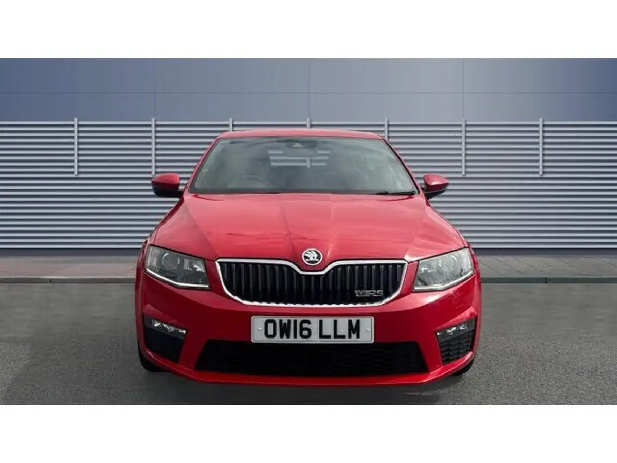 2016-skoda-octavia-20tdi-vrs-hatchback-dsg-big-2