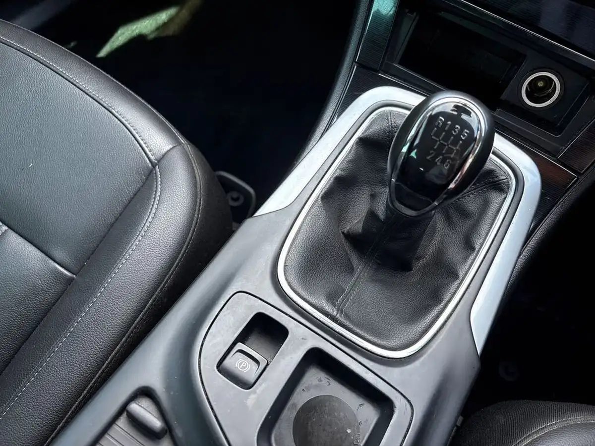 2015-vauxhall-insignia-sports-tourer-16cdti-elite-nav-ecoflex-ss-big-18