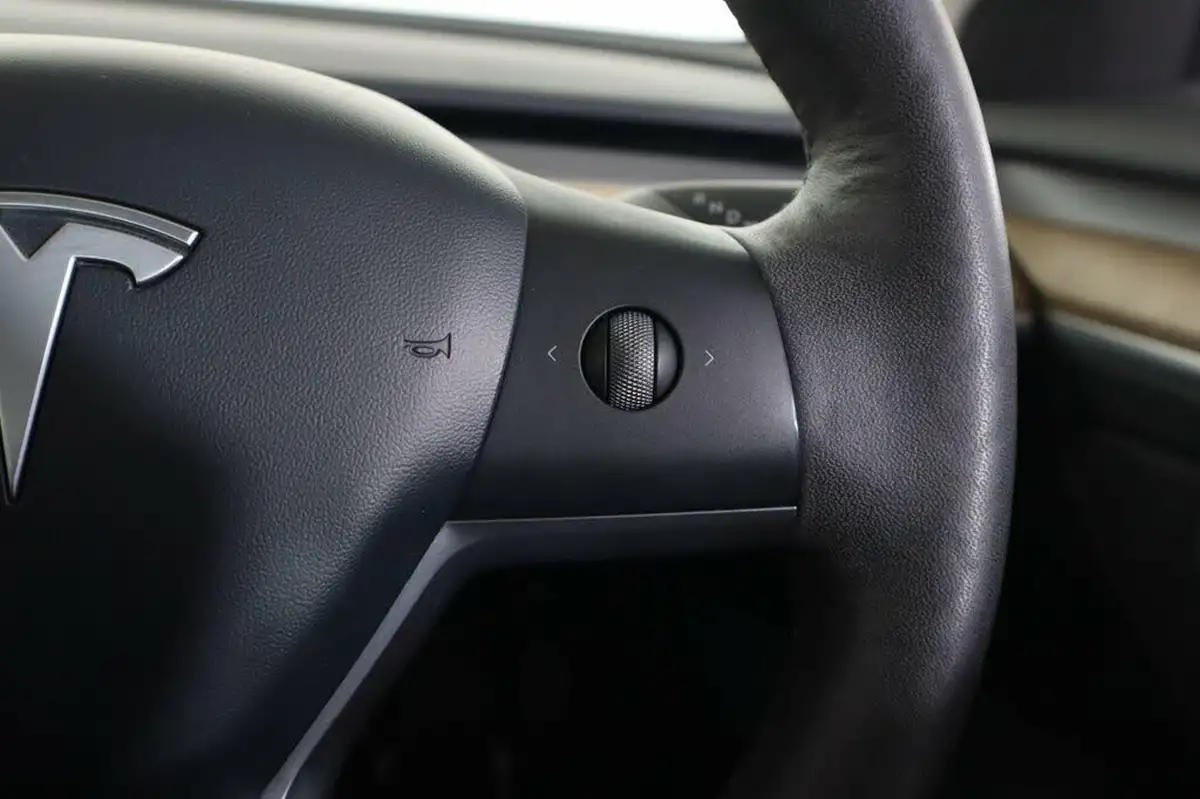 2021-tesla-model-3-e-long-range-4x4-big-16