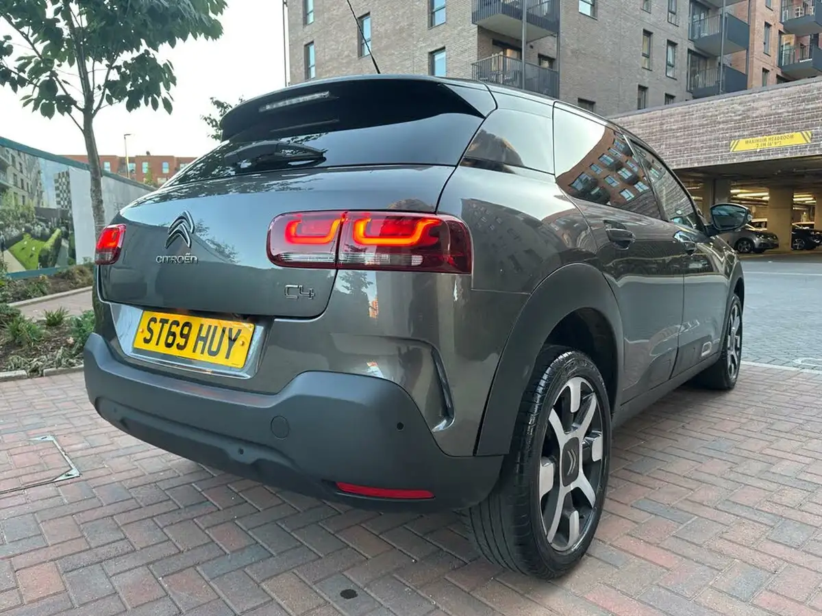 2019-citroen-c4-cactus-12-puretech-flair-130ps-eat6-big-1