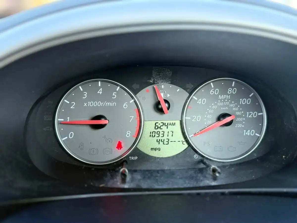 2010-nissan-micra-12-n-tec-5d-big-8