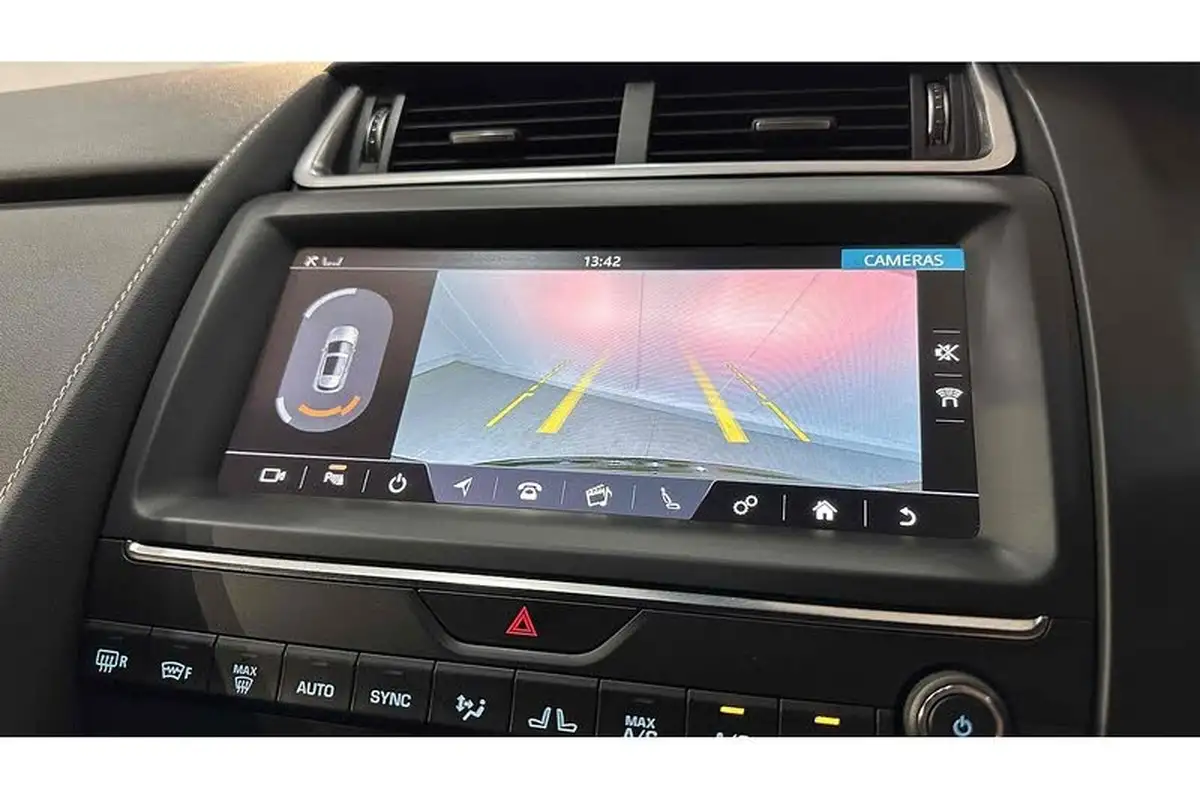 2018-jaguar-e-pace-20-i4-r-dynamic-s-200ps-big-46