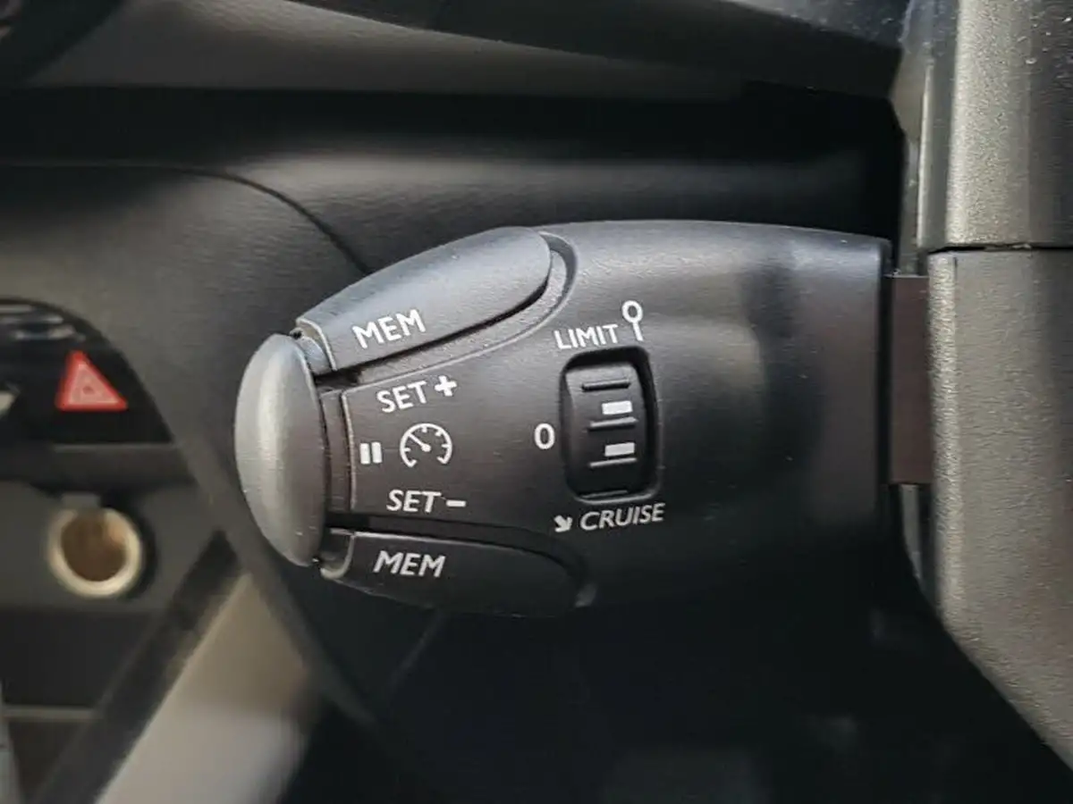 2020-citroen-c5-aircross-12-puretech-flair-big-13