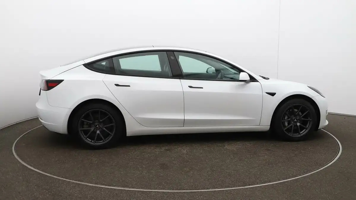 2020-tesla-model-3-e-long-range-big-49