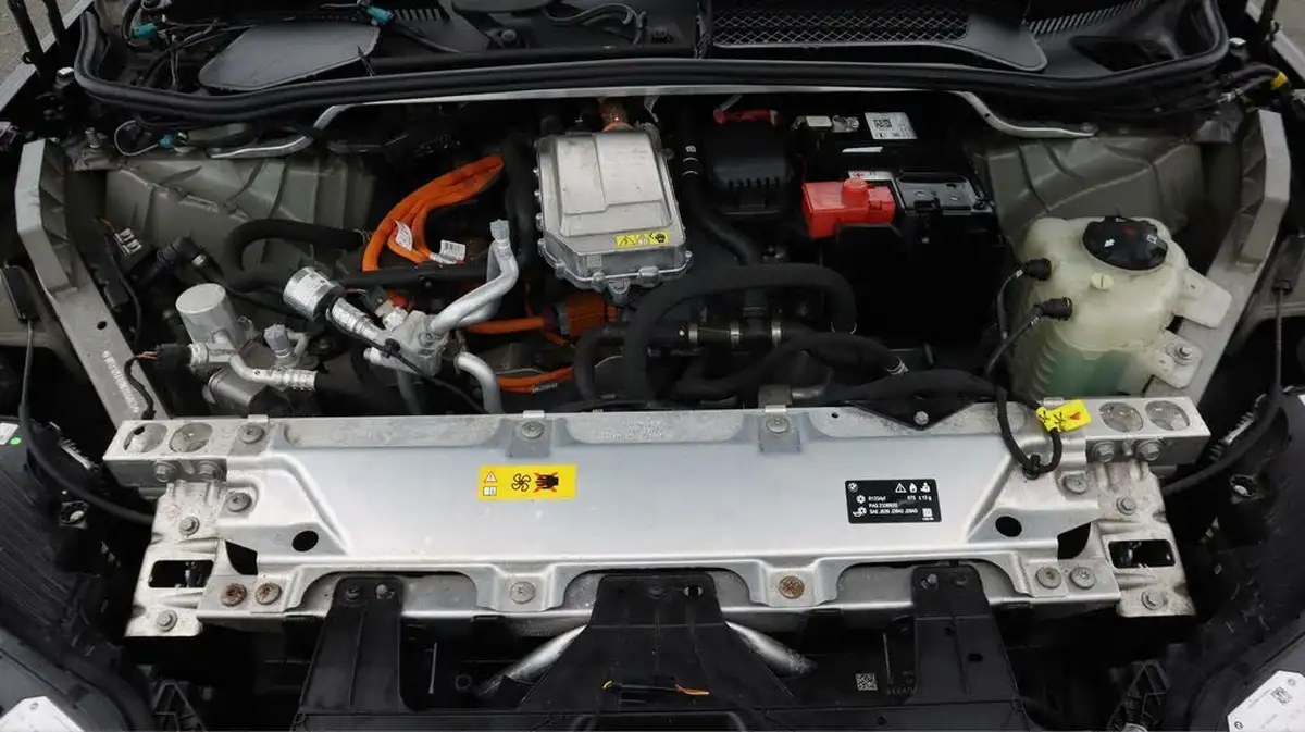 2022-bmw-ix-e-xdrive-40-m-sport-big-19