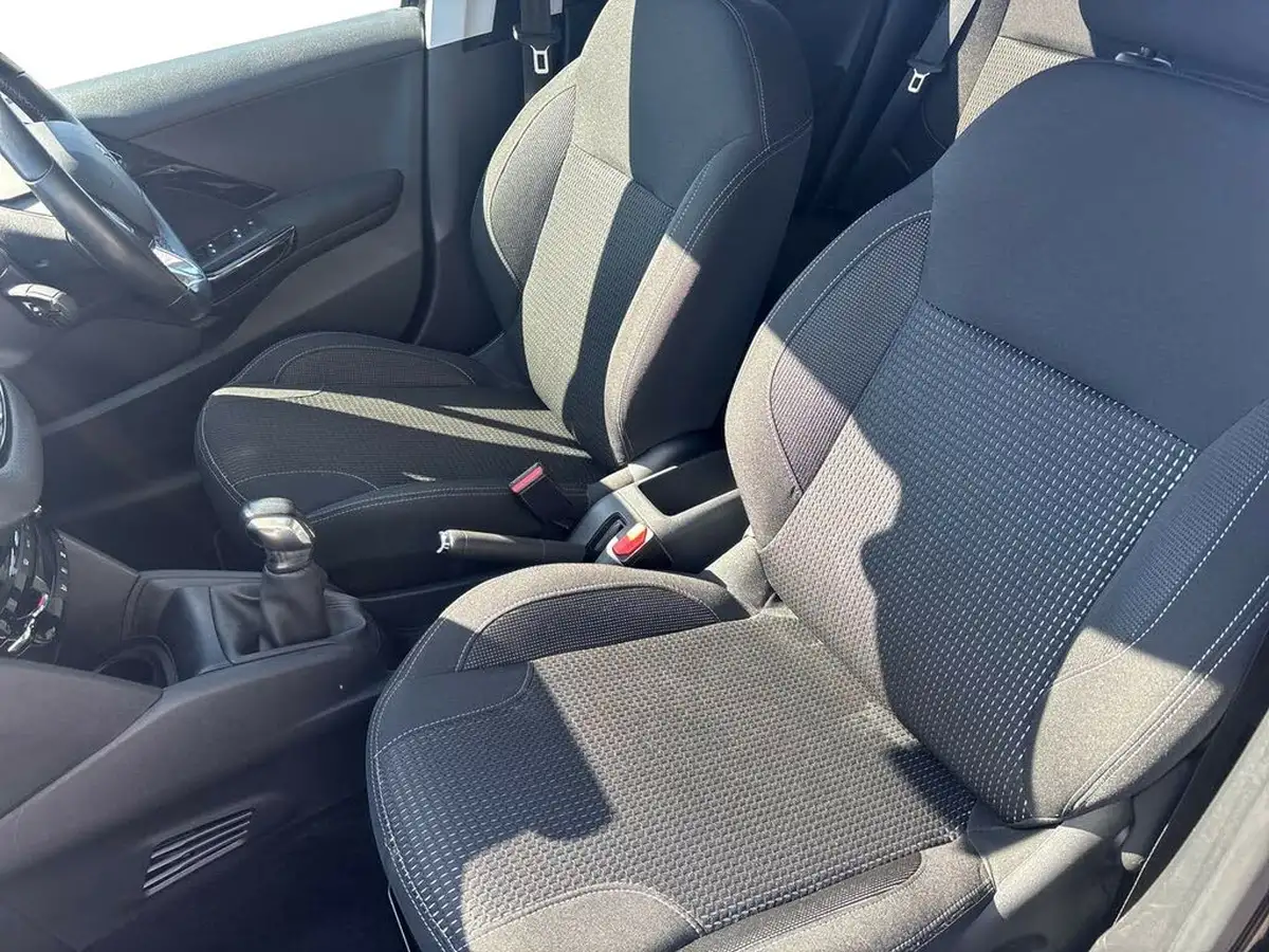 2018-peugeot-208-12-puretech-tech-edition-82bhp-big-9