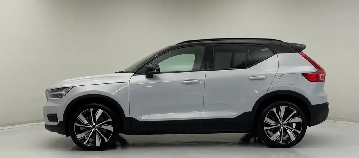 2021-volvo-xc40-e-p8-first-edition-big-1