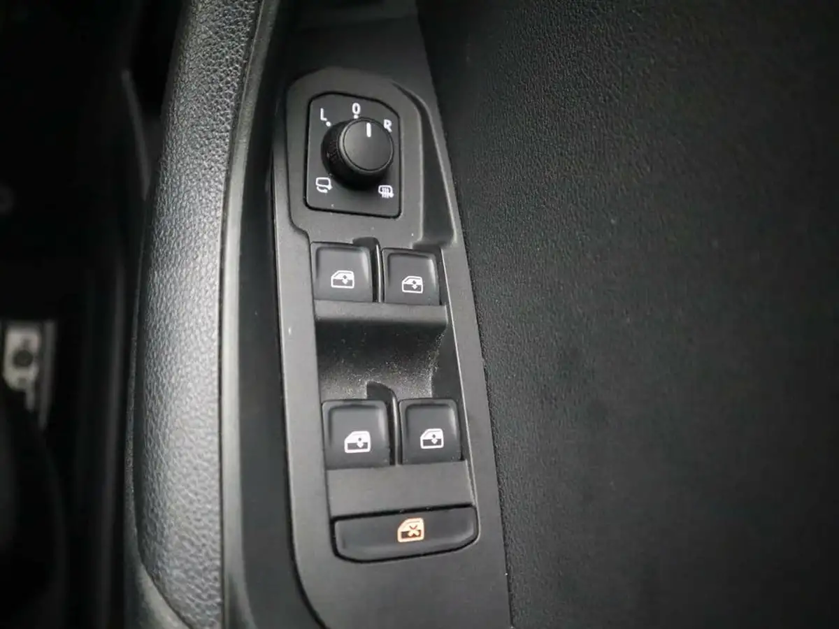2019-skoda-karoq-10-tsi-se-technology-big-37