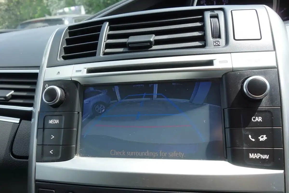 2016-toyota-verso-16d-d-4d-trend-big-16