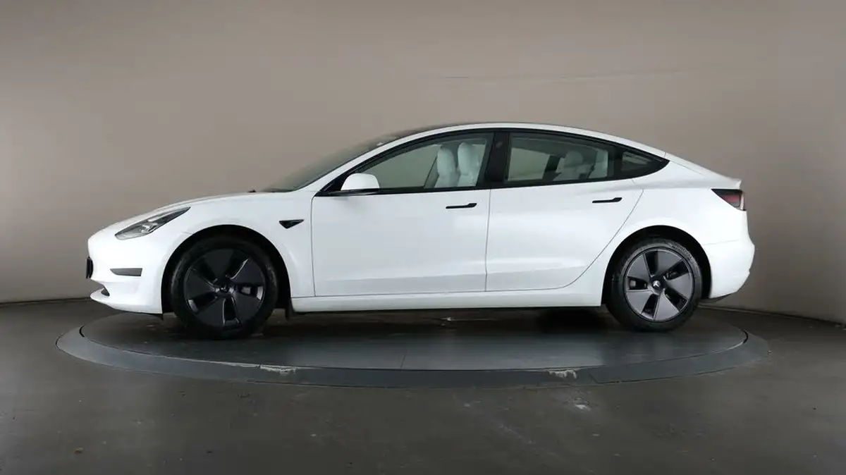 2021-tesla-model-3-e-standard-plus-big-37