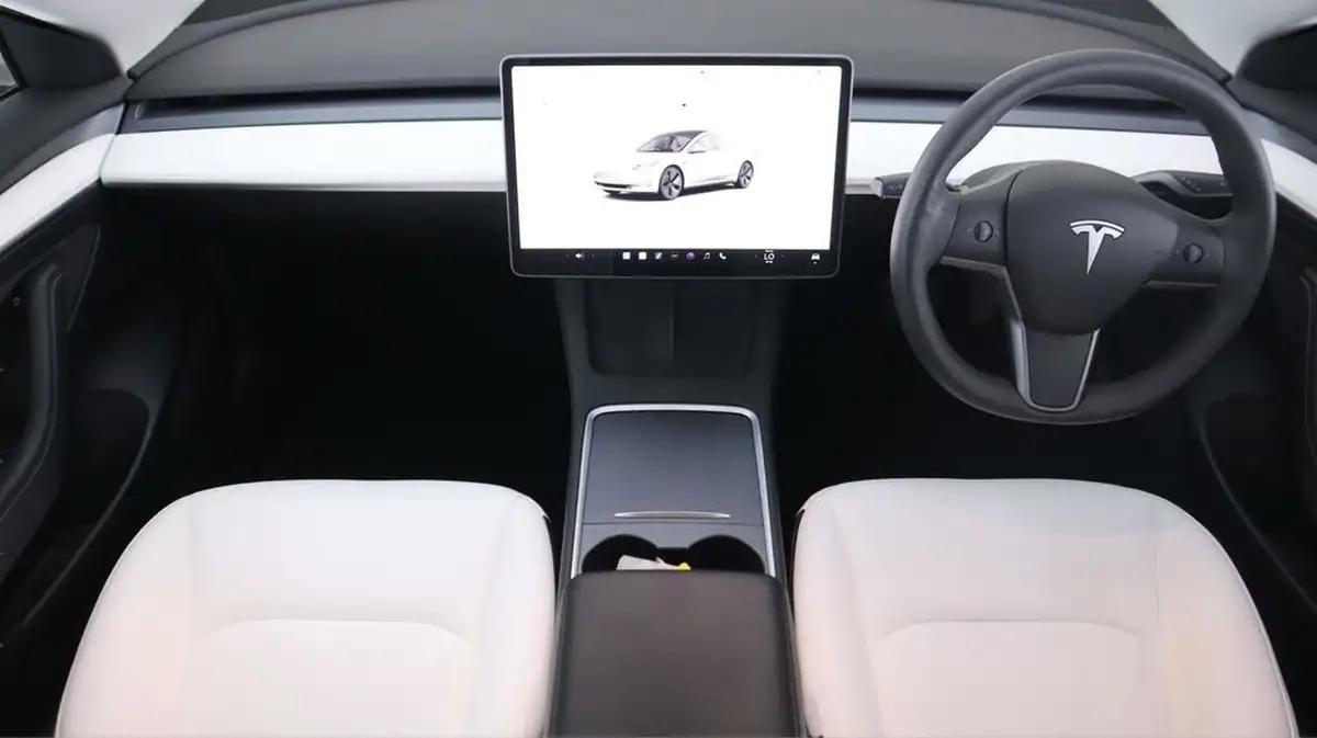 2021-tesla-model-3-e-standard-plus-big-13