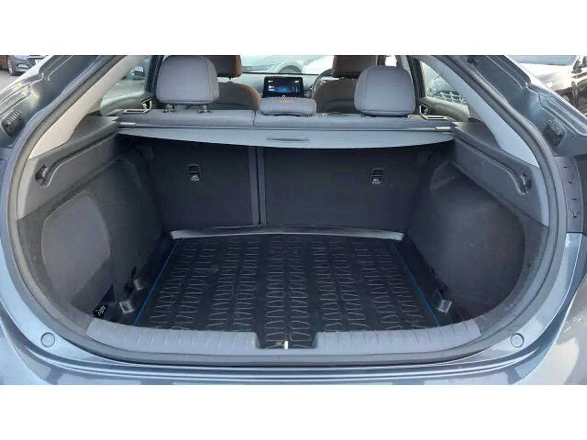 2021-hyundai-ioniq-16-gdi-premium-hybrid-big-3