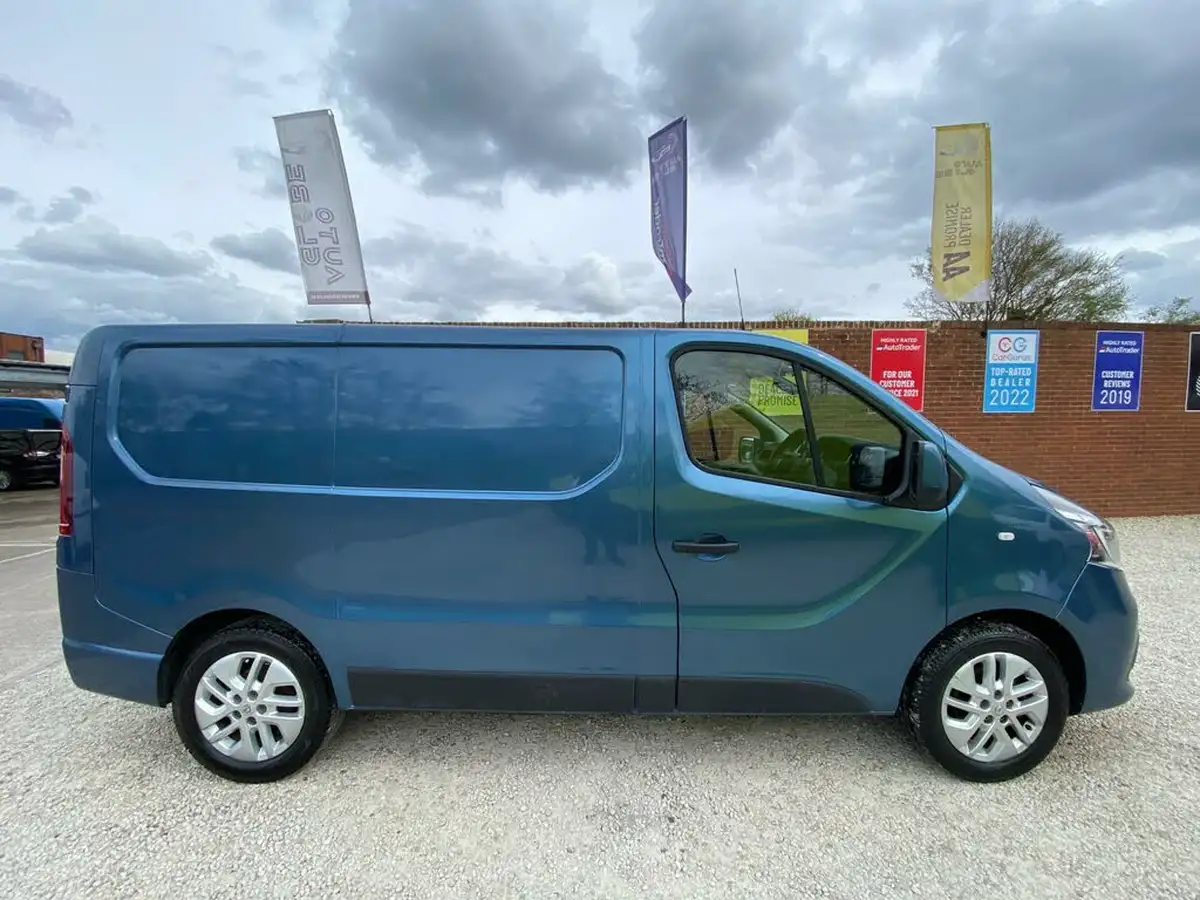 2021-renault-trafic-20dci-sl28-energy-120-sport-non-nav-big-15