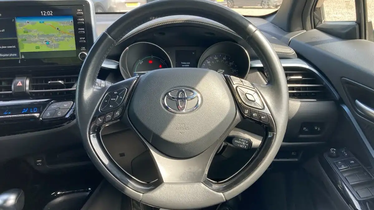 2022-toyota-c-hr-18-vvt-i-design-big-5