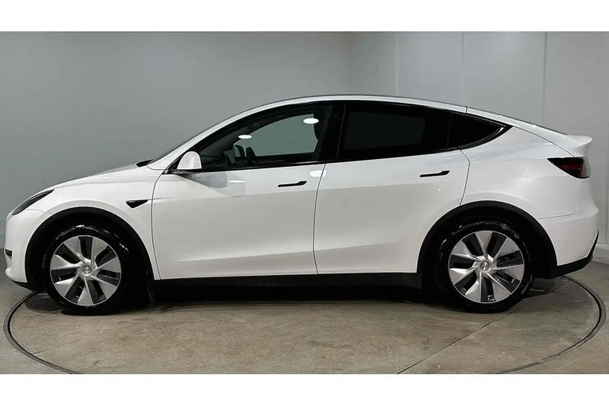 2023-tesla-model-y-e-rwd-big-6