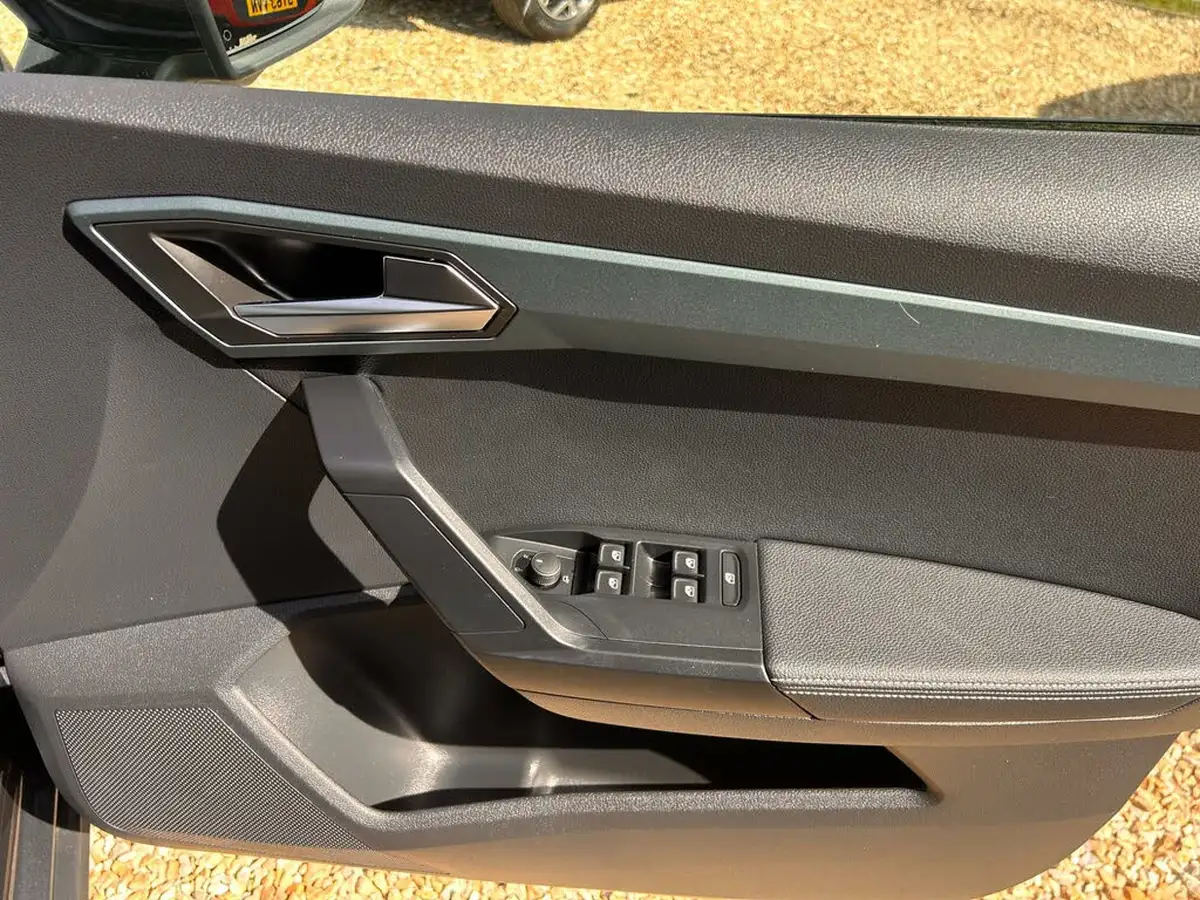 2023-seat-arona-10-tsi-xperience-big-31