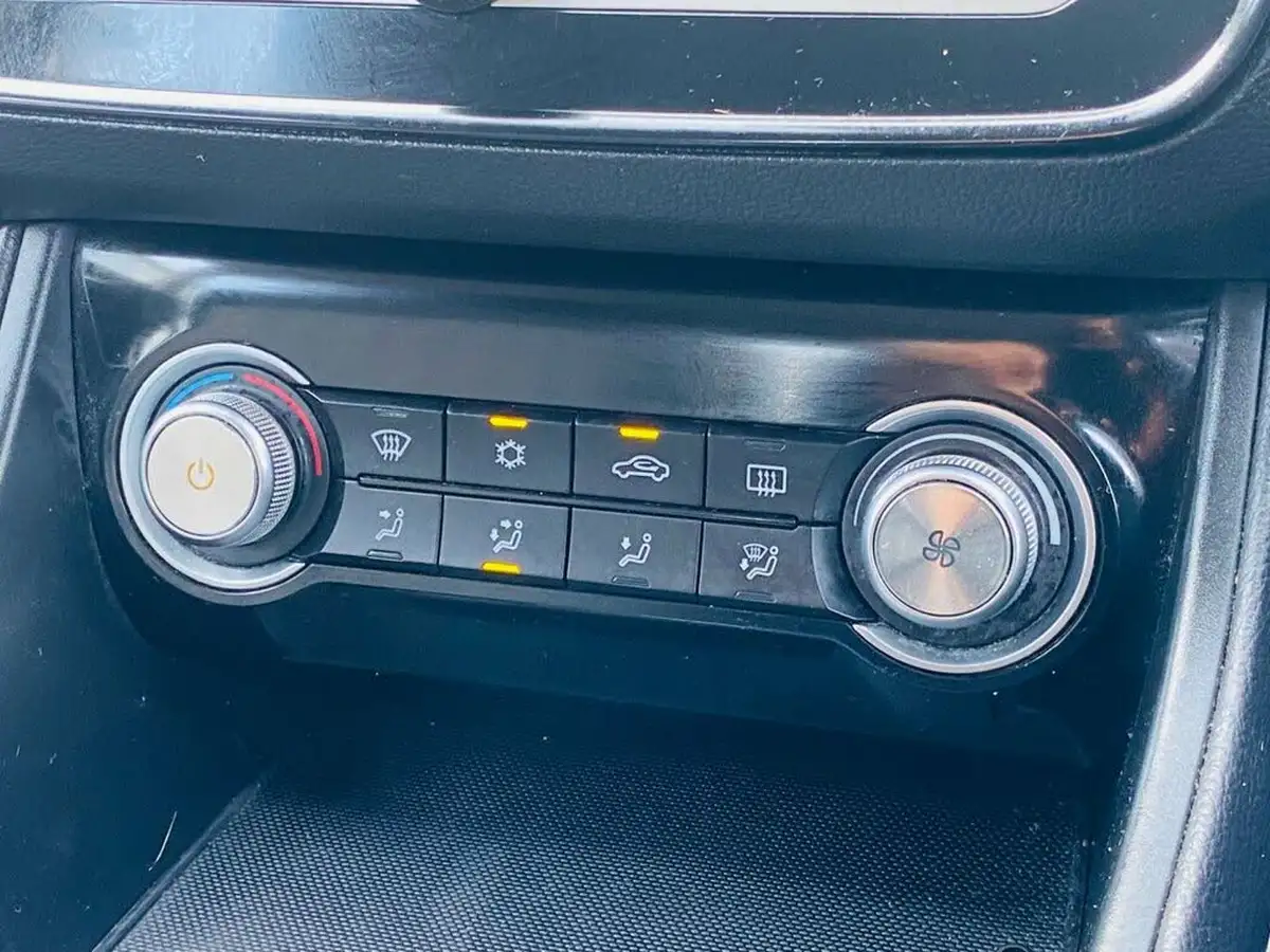 2020-mg-zs-suv-e-excite-ev-big-21