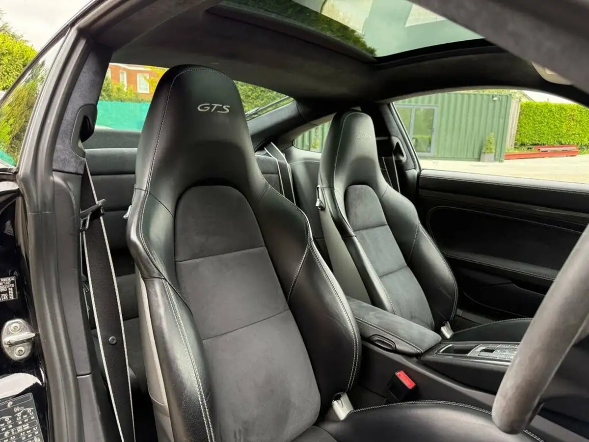 2015-porsche-911-38-carrera-gts-coupe-big-41