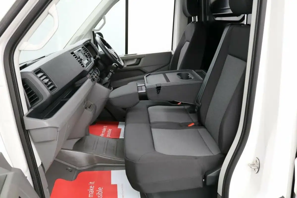 2024-volkswagen-crafter-big-21