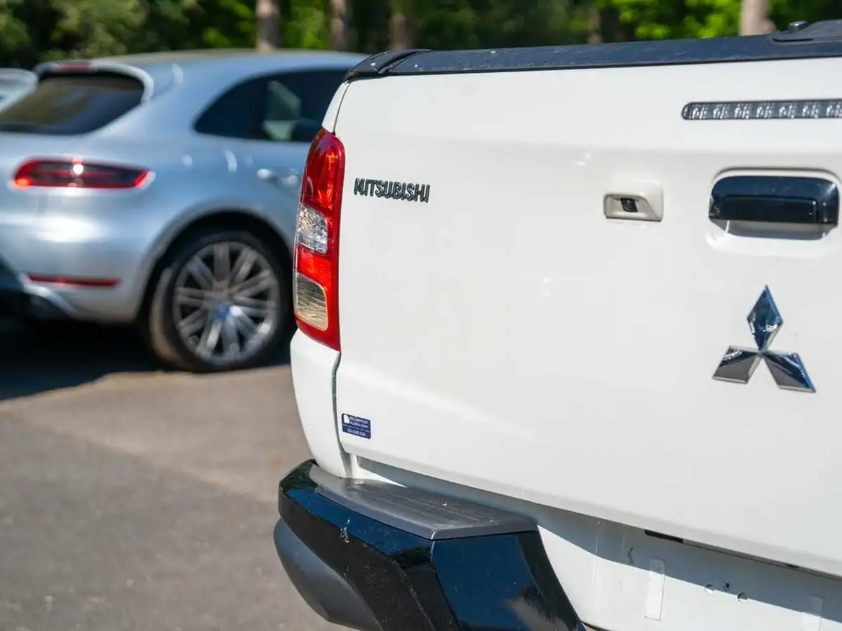 2019-mitsubishi-l200-24di-d-challenger-auto-big-36