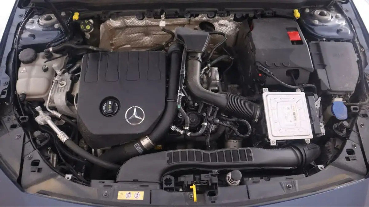 2022-mercedes-benz-cla-13-cla-200-amg-line-premium-coupe-4d-big-18