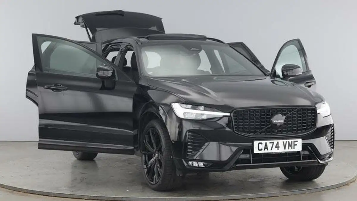 2024-volvo-xc60-20-b5-ultra-black-edition-big-8