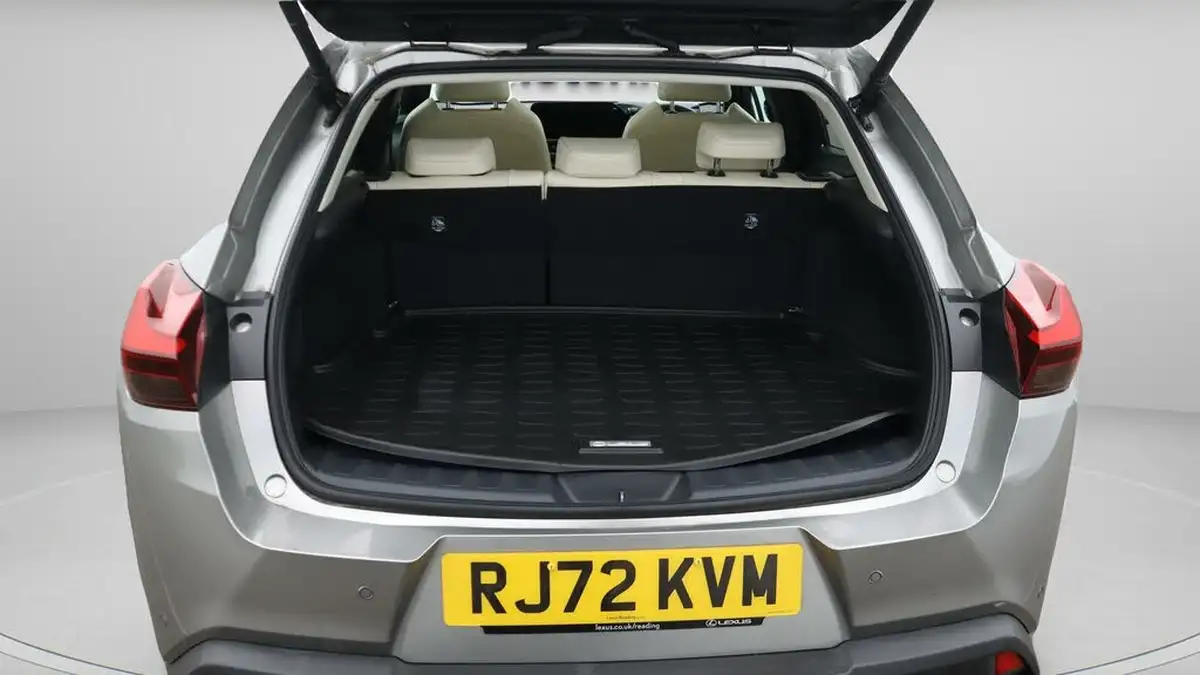 2022-lexus-ux-250h-20-ux-184bhp-premium-plus-pack-big-17