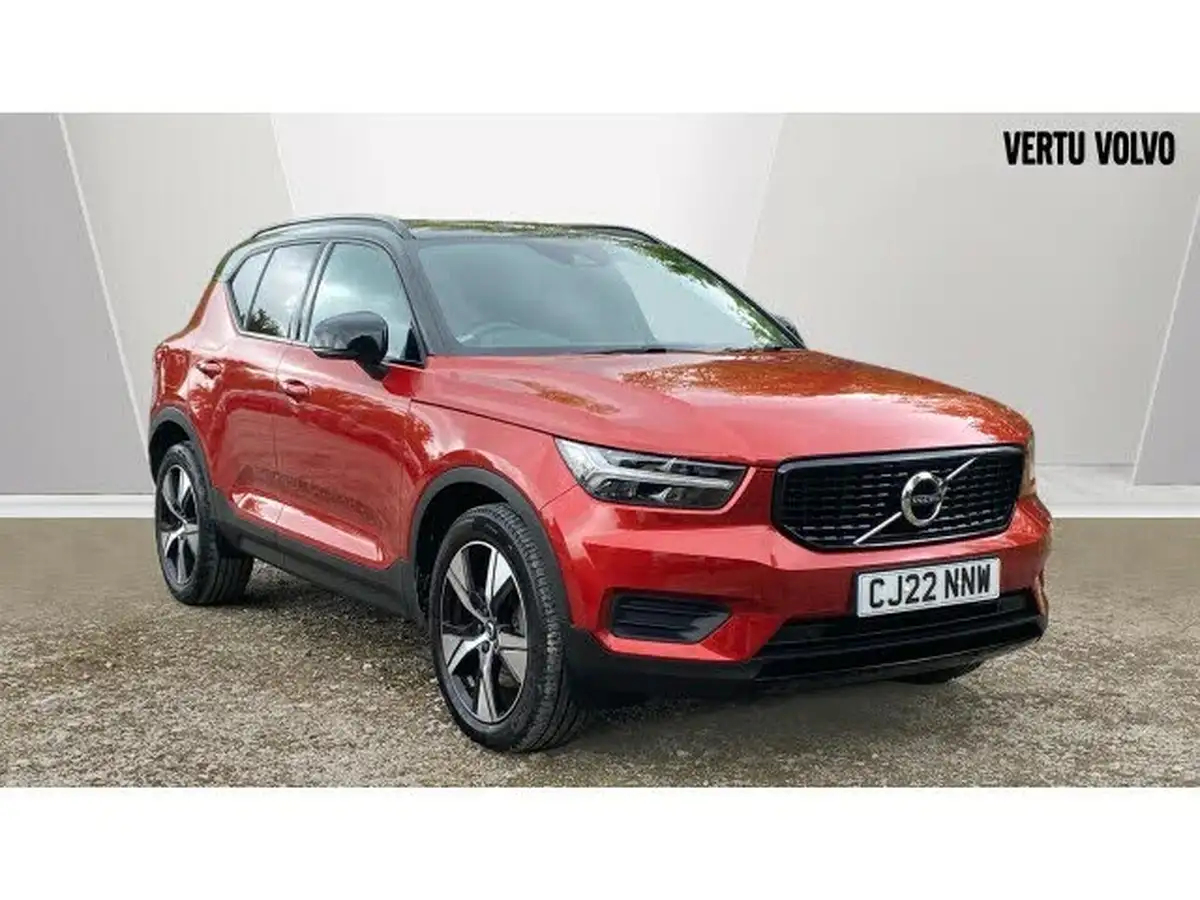 2022-volvo-xc40-15-t4-r-design-big-0