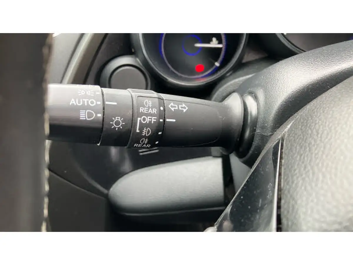 2015-honda-civic-16-i-dtec-se-plus-honda-connect-hatchback-big-19