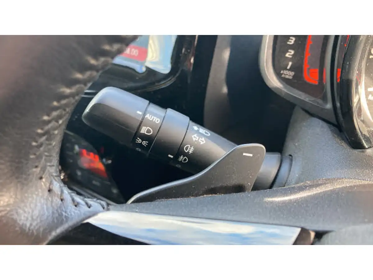 2019-peugeot-108-10-collection-hatchback-2-tronic-big-23