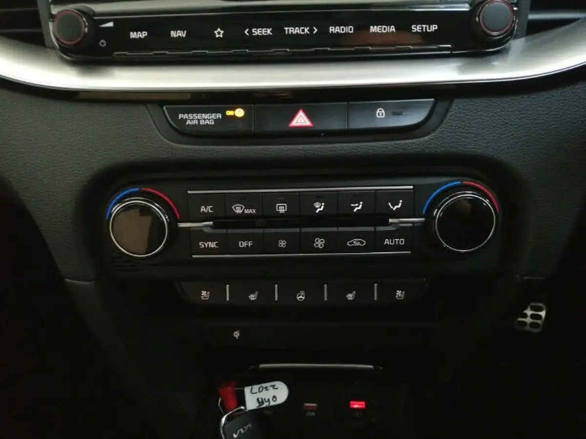 2022-kia-xceed-15-t-gdi-4-big-12