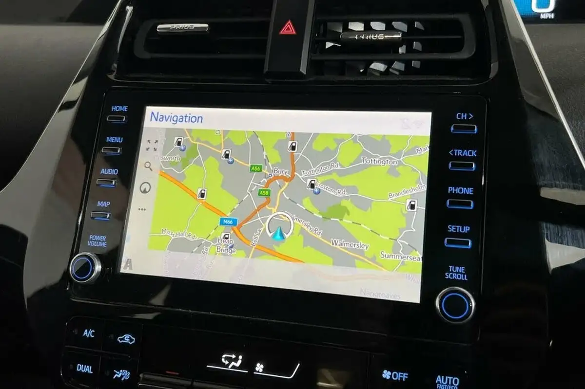 2021-toyota-prius-18-vvt-i-business-edition-plus-15in-alloys-cvt-big-17