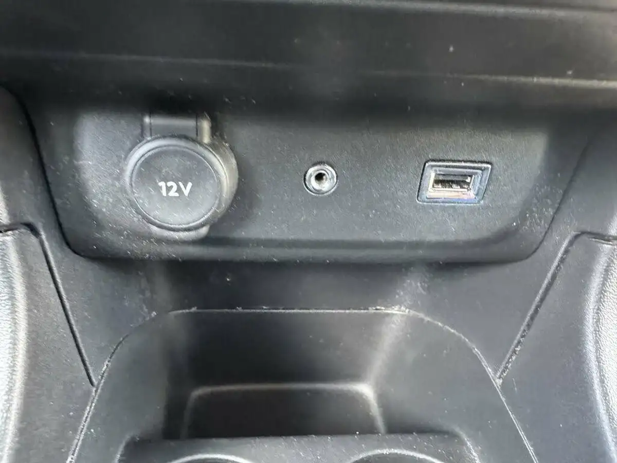 2017-citroen-c3-16bluehdi-flair-big-55