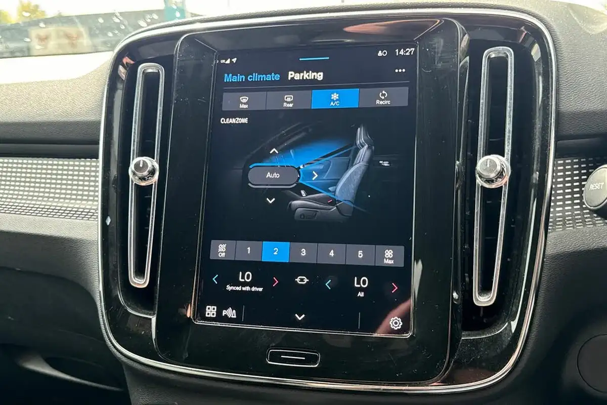 2021-volvo-xc40-e-twin-recharge-big-21