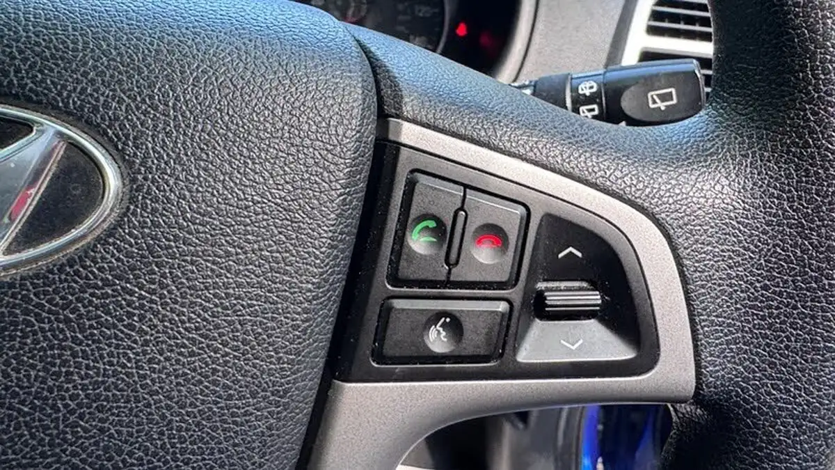 2011-hyundai-i20-14td-comfort-5d-big-19