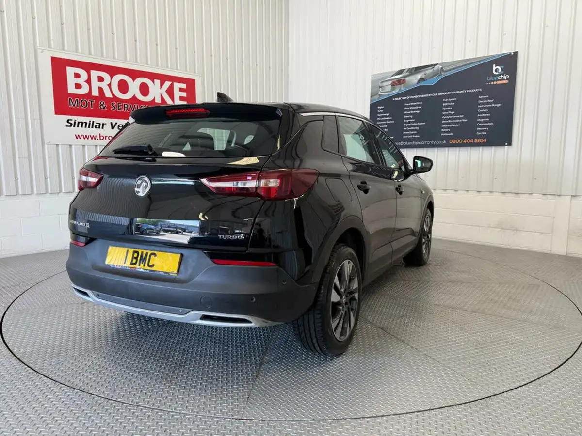 2019-vauxhall-grandland-x-12-sport-nav-big-4