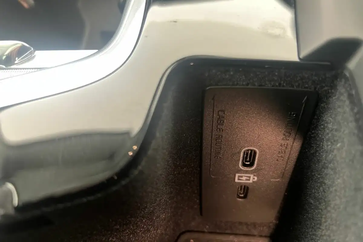 2024-volvo-xc60-20-b5-plus-big-36