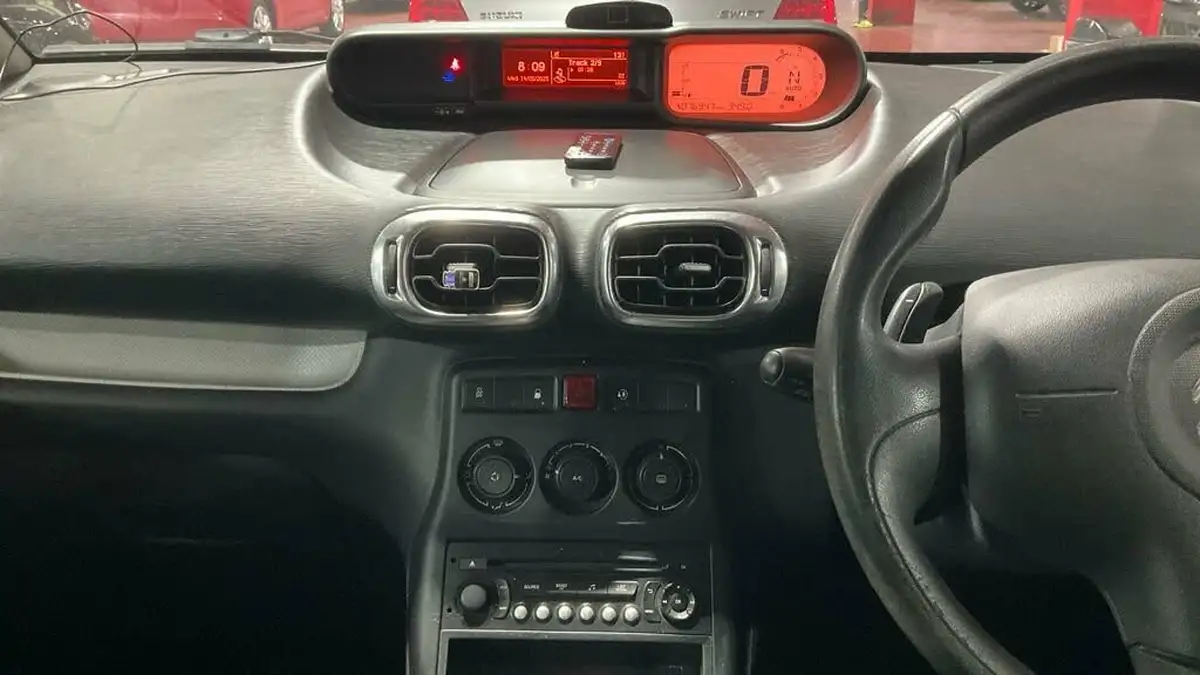 2013-citroen-c3-picasso-16-vtr-big-12