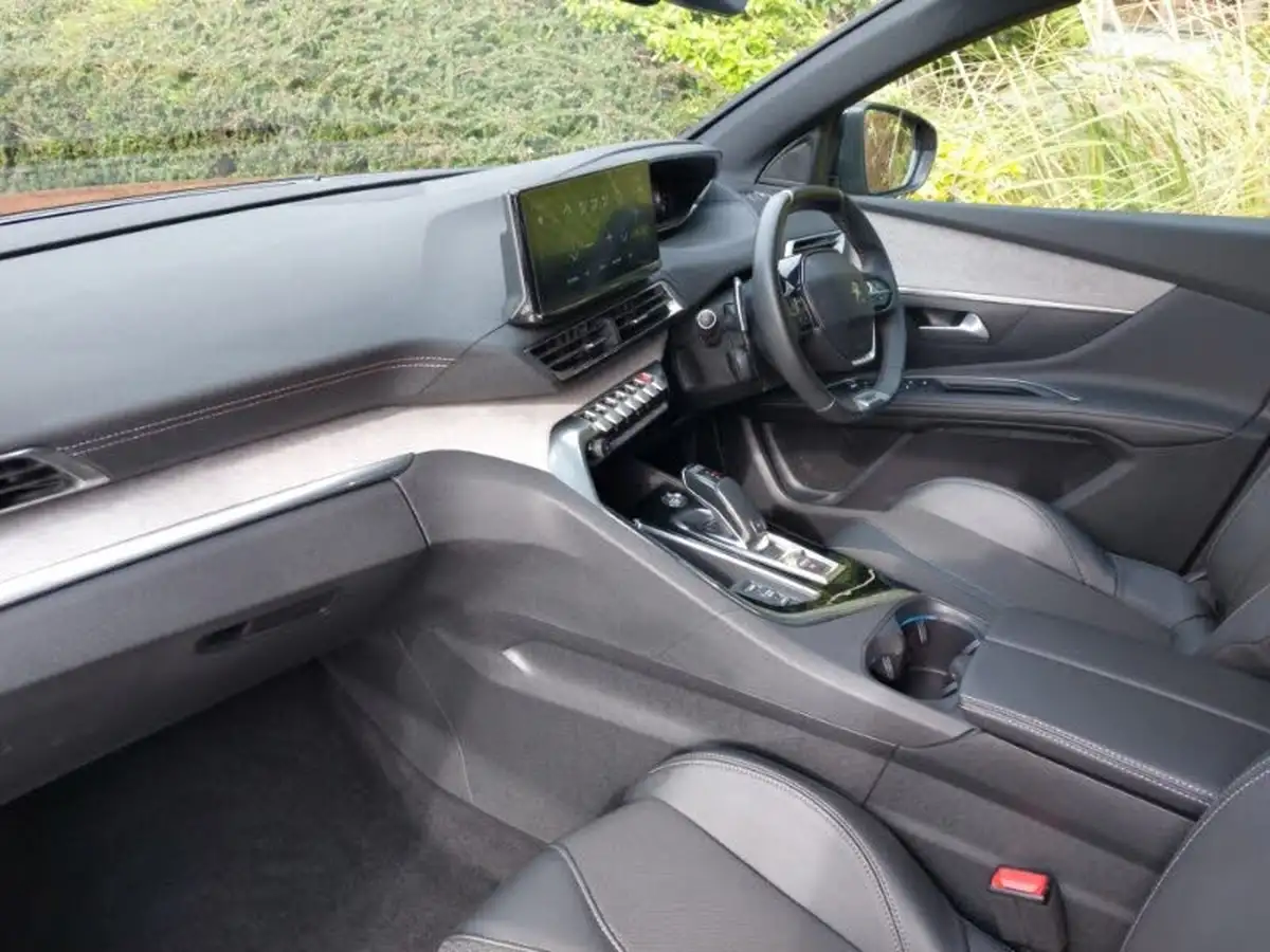 2022-peugeot-5008-suv-12-puretech-gt-eat8-big-4