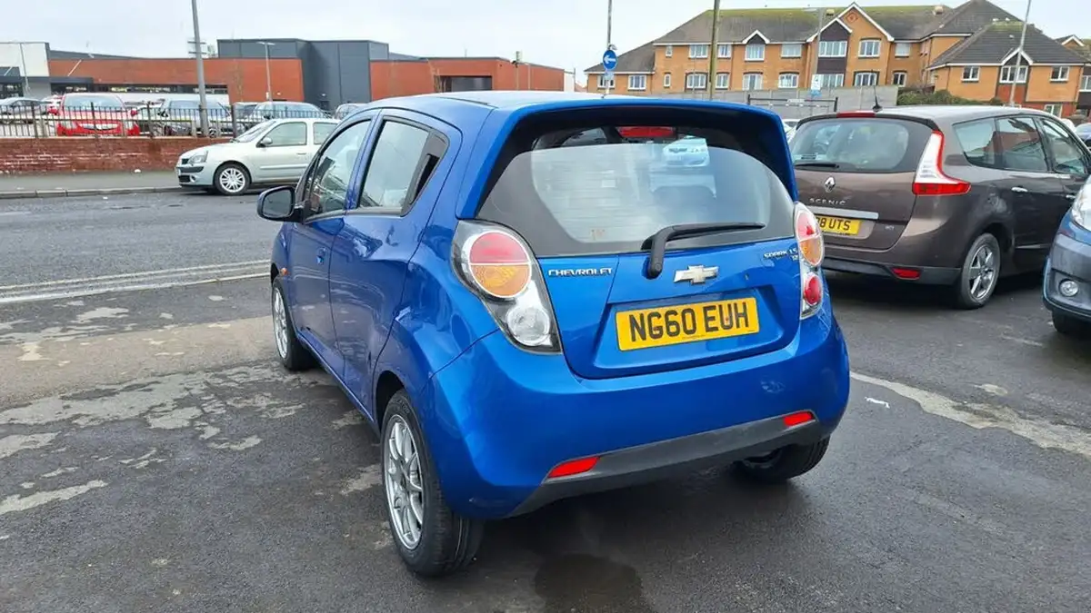 2011-chevrolet-spark-12-ls-big-4