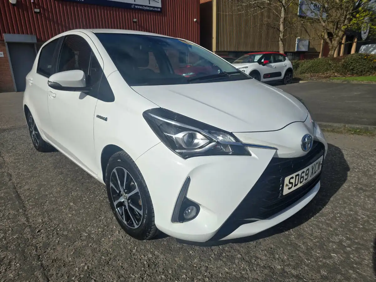 2019-toyota-yaris-15-vvt-i-icon-tech-98bhp-hybrid-1497cc-e-cvt-big-0
