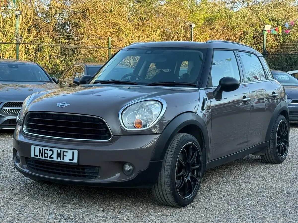 2012-mini-countryman-big-3