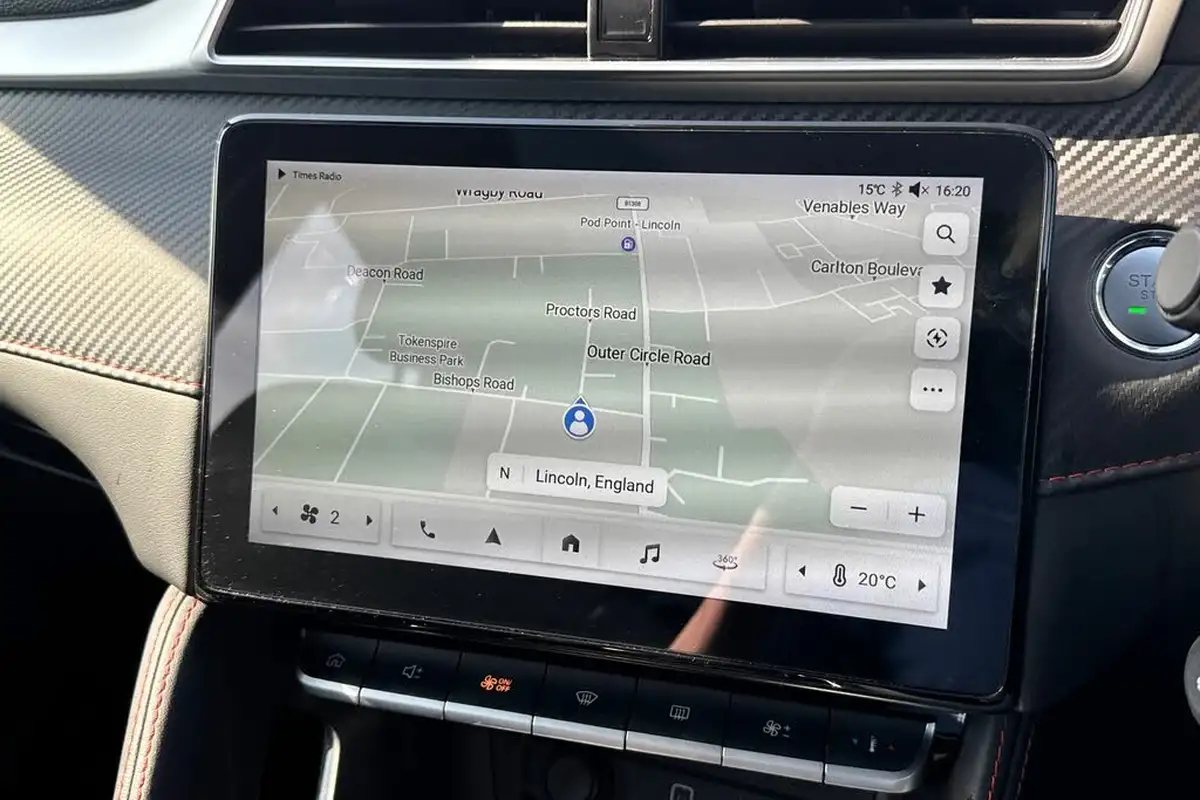 2022-mg-zs-suv-e-trophy-ev-156ps-long-range-big-33